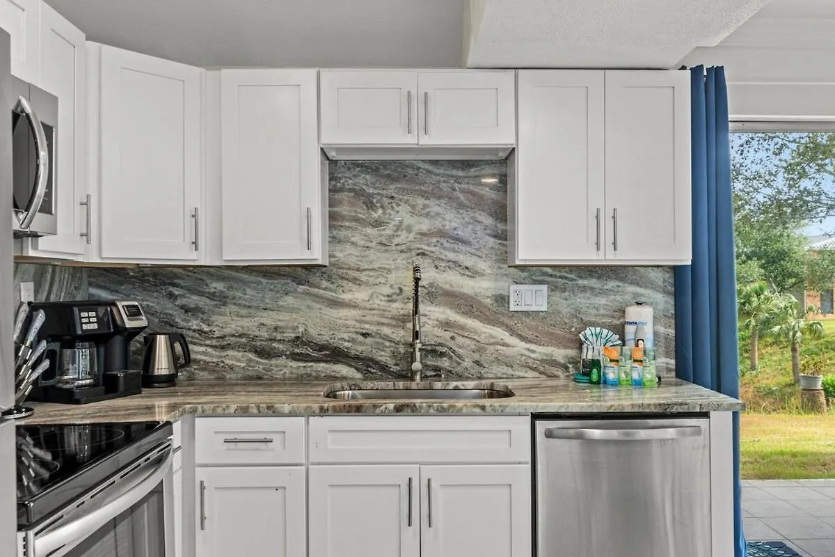 Hook Line Double Sinker Lake View 3 Comm Pools Destin Holiday home