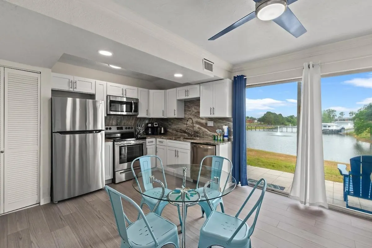 Hook Line Double Sinker Lake View 3 Comm Pools Destin Holiday home