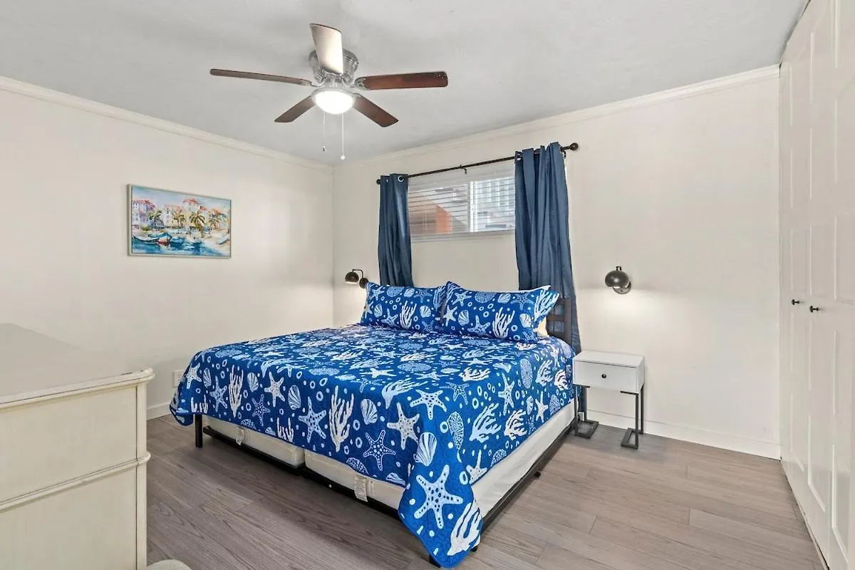 Hook Line Double Sinker Lake View 3 Comm Pools Destin Holiday home